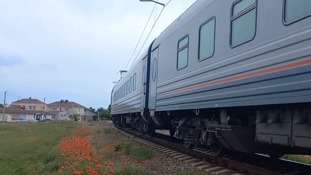 «Редкость!»ВЛ10-1238 с поездом СПБ-Евпатория следует по п
