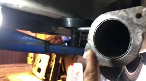 Демонтаж шпилек (болтов) глушителя.