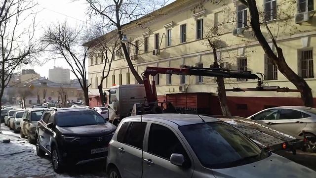 В Астрахани женщина водитель чуть не лишилась автомоб
