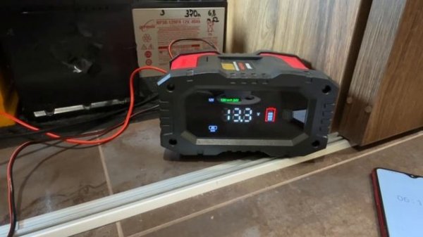 Зарядное устройство FOXSUR  FPT 200 для аккумуляторов LiFePo4 AMG