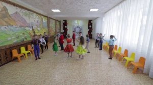 Танец «Барабанит дождик с самого утра»