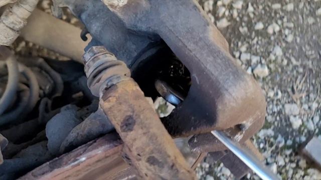 Замена задних тормозних колодок на Рено Меган 3, с пом? смотреть онлайн