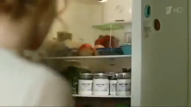 Утром мы не хотели кушать но тогда мама сказала смотреть онлайн