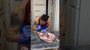 Обучение. Обвалка свиной лопатки.