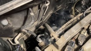 RAV4 2008 год. На холодную плавают обороты. Подсос воздуха.