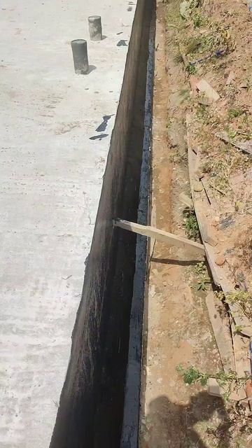 Гидроизоляция фундамента/Грунтовка #стройка #construction #? смотреть онлайн