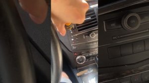 Mercedes W204 Замена панели магнитолы (Comand)