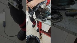 "Фольксваген Поло" Замена шруса "Трипойд" внутренний п?