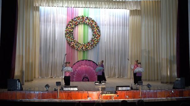 Танец с веерами 1 смотреть онлайн