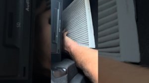 Замена салонного фильтра Audi q3 -2019 год, 1.4 передний прив?