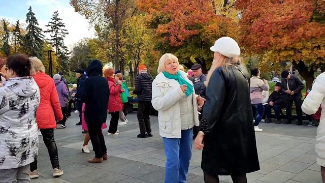 ЛИСТЬЯ ЖЁЛТЫЕ НАД ГОРОДОМ КРУЖАТСЯ! ТАНЦЫ ХАРЬКОВ 2024 #d