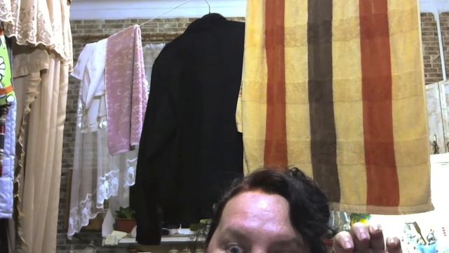 Монстр 😈пришел в хату⛺ и напугал женщину 😱 смотреть онлайн