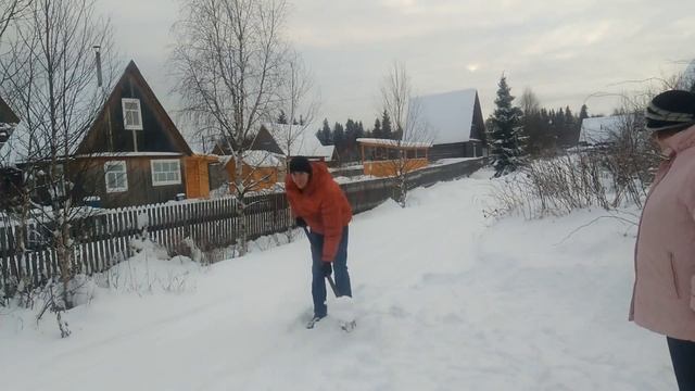 ШАШЛЫК НА ДАЧЕ ЗИМА,МОРОЗ смотреть онлайн