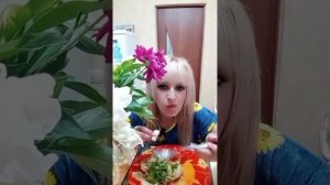 МУКБАНГ/ГОЛЕНИ С КАРТОШКОЙ/🍗🥒🥒🥬🍅🍅🫕🤗🤗салат