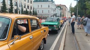 парад автомобилей в Москве 2024