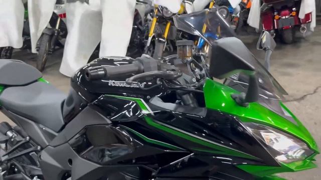 Kawasaki ninja 1000 компания FreshmotoPRO смотреть онлайн