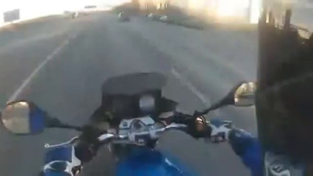 Уличные гонки на мото