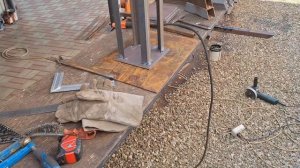 Металлические закладные для столбов.