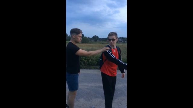 БОДИБИЛДЕР СПАСАЕТ ДЕВУШКУ (Качек Супергерой) смотреть онлайн