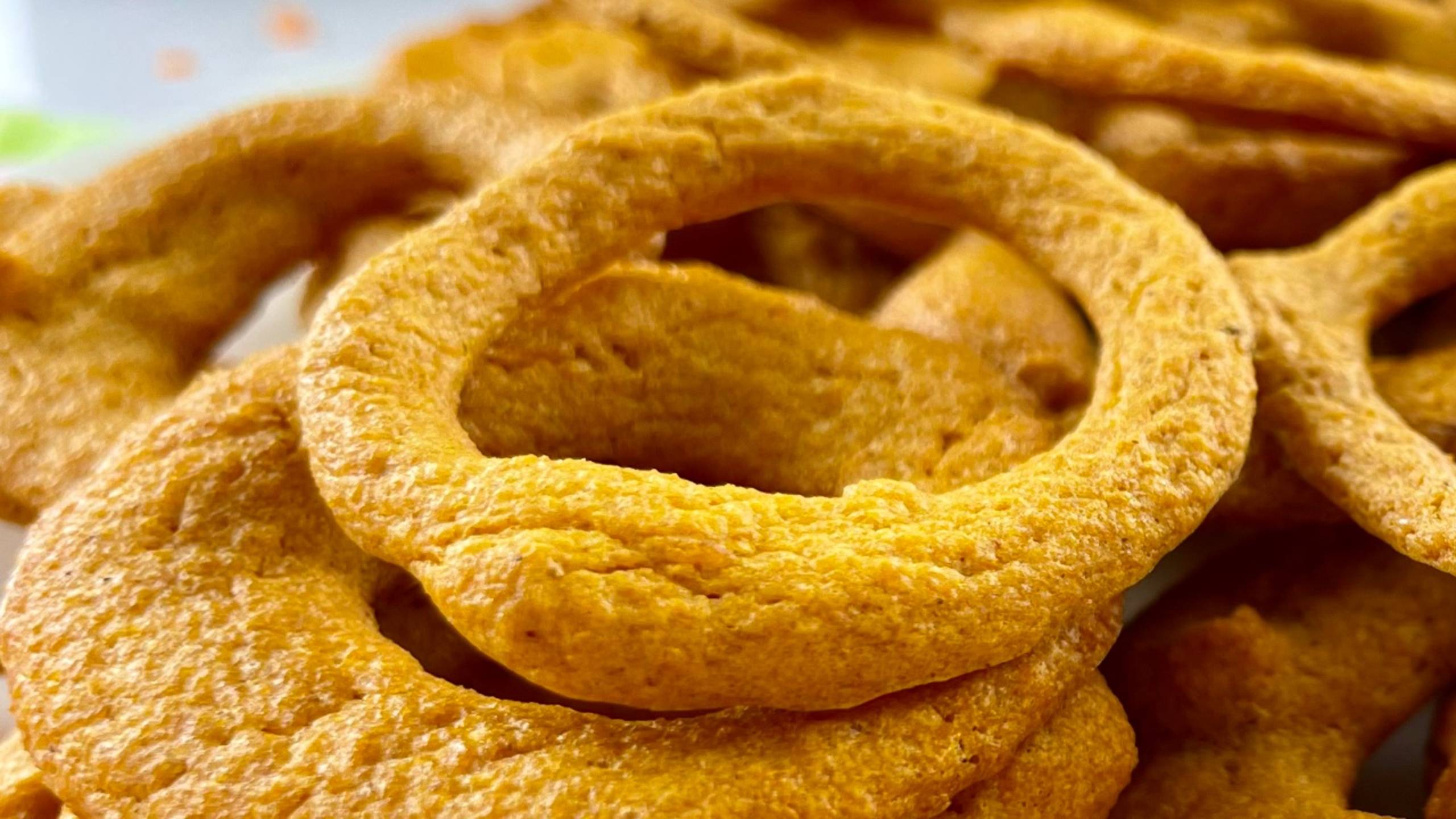 Колечки из красной чечевицы / Рецепт вкусной и полезной закуски смотреть онлайн