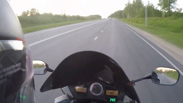 Хороший день на мотоцикле Honda VFR 800 - красивый город гла?