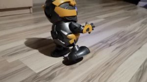 танцующий Бамблби