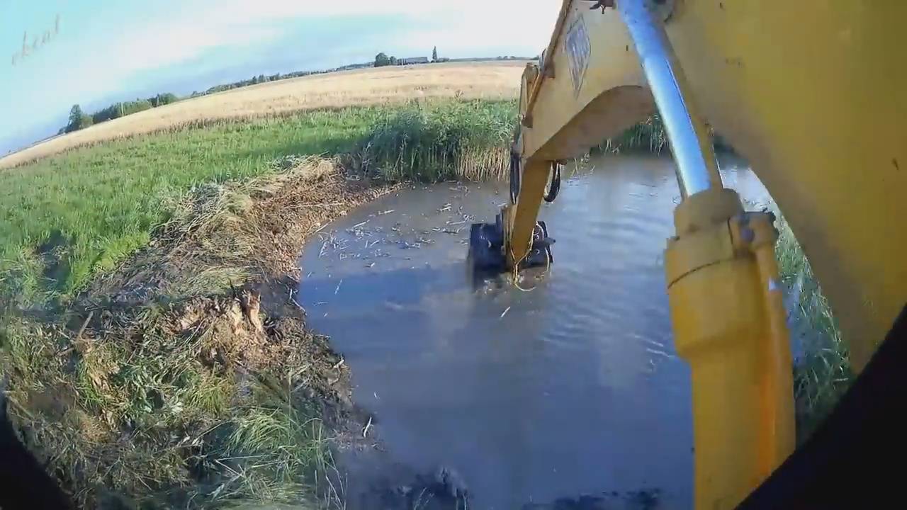 ЭКСКАВАТОР ЧИСТИТ ПРУД! смотреть онлайн