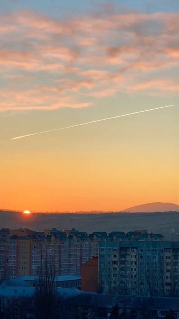 Морозные рассветы #зима #рассвет #солнцасвет смотреть онлайн