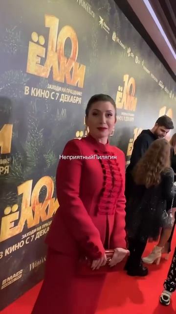 Если честно не умею плести косы, но на выходных потрен? смотреть онлайн