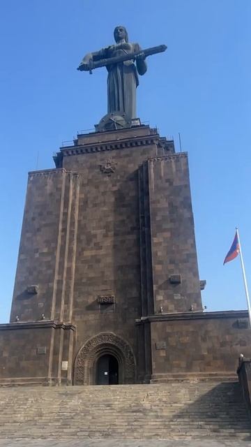 Мать Армения в Ереване смотреть онлайн
