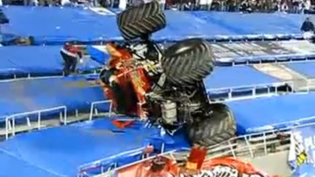 Бигфут вылетел с трассы Bigfoot Went Off The Road