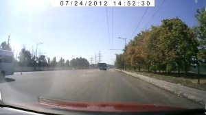 Знак «Объезд препятствия справа»