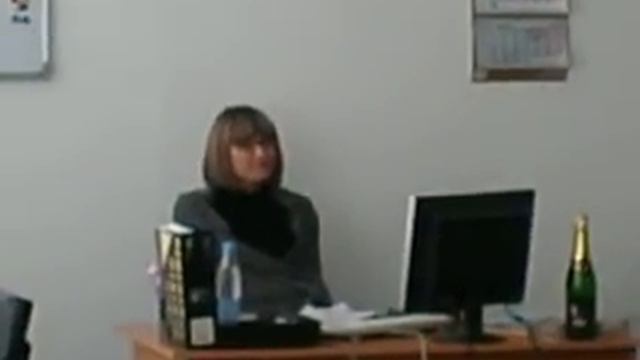 Парень просит прощение у девушки смотреть онлайн