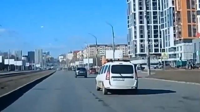 ⚠️ В Ижевске какой-то мудак на багги по средь бела дня