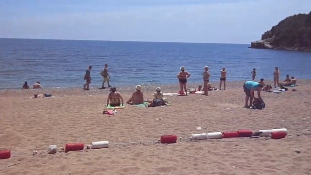 Пляж Белый песок Горячее солнце смотреть онлайн