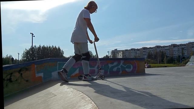 Как сделать вип на самокате (how to tailwhip) обучалка смотреть онлайн