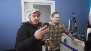 Паша Техник на велосипеде