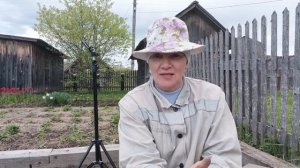 Работаем в огороде ,гости к нам заезжали.