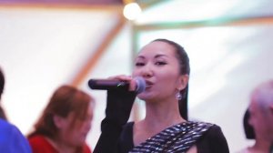 Дарите женщинам цветы (на калмыцком языке)