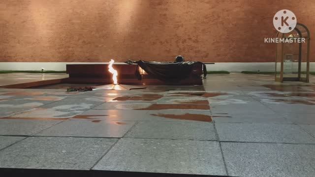 2023 г МОСКВА _ ВЕЧНЫЙ ОГОНЬ _ МУРМАНСК ГОРОД ГЕРОЙ _ КРАСНАЯ ПЛОЩАДЬ _ ГУМ _ КУРАНТЫ