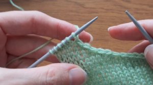 Круглая горловина при вязании снизу вверх. Без ступен?