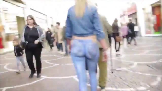 Ничего необычного, просто прогулка в нарисованных штанах смотреть онлайн