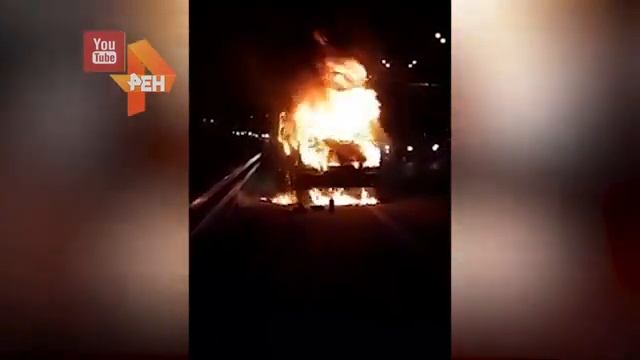 Сгорела газель на 84-м километре МКАД в Москве. смотреть онлайн