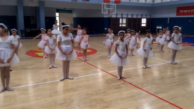 Dance "Little Swans".Dance school "Scheherazade".Choreographer,Irina Jammal. Иксаль, 10.05.18. смотреть онлайн