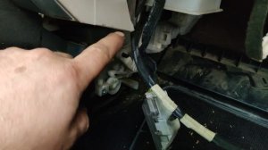 Снятие бардачка Ситроен С4 Гранд Пикассо.