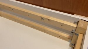 Отвалилась спинка у дивана. Как лучше её закрепить?