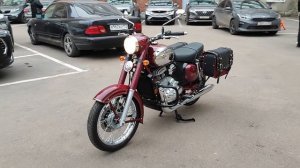 Внешний вид мотоцикла Ява 300 Прага с дугами безопаснос