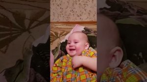 Когда мама поет грустную песню,реакция ребенка,смешное видео