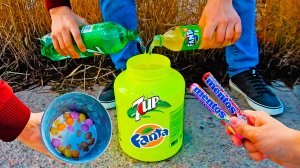 Эксперимент Севен Ап и Фаната vs Ментос и Сода! Концентрированная слоновья зубная паста! 7UP, Fanta!