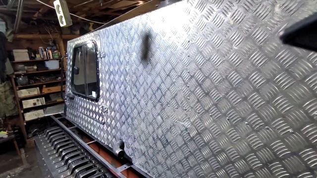 Самодельный  ,  гусеничный  вездеход  .